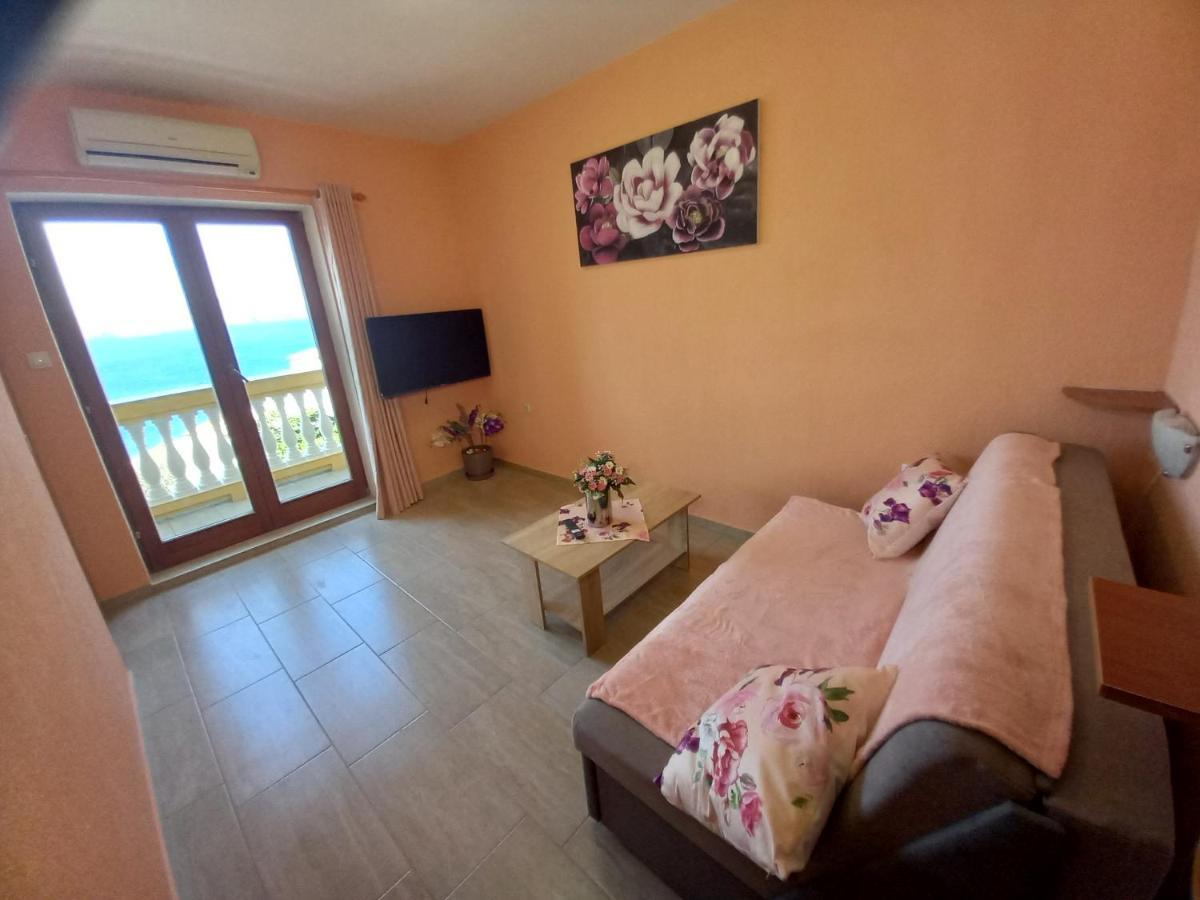 Novak Apartment *